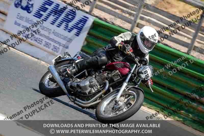 Vintage motorcycle club;eventdigitalimages;mallory park;mallory park trackday photographs;no limits trackdays;peter wileman photography;trackday digital images;trackday photos;vmcc festival 1000 bikes photographs